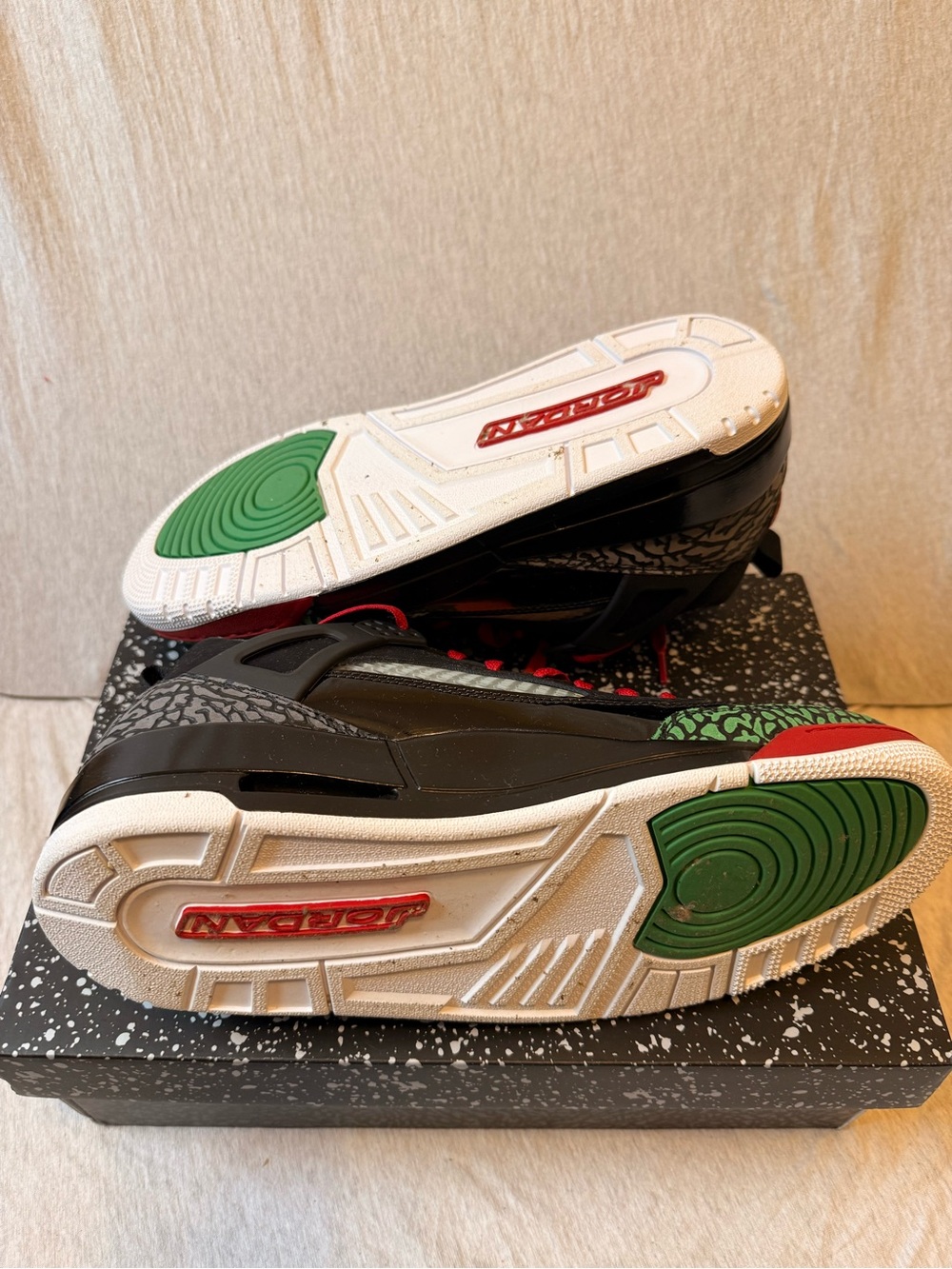 Jordan Spizike Low OG Black/Varsity Red/Classic Green Nubuck - Picture 3 of 8